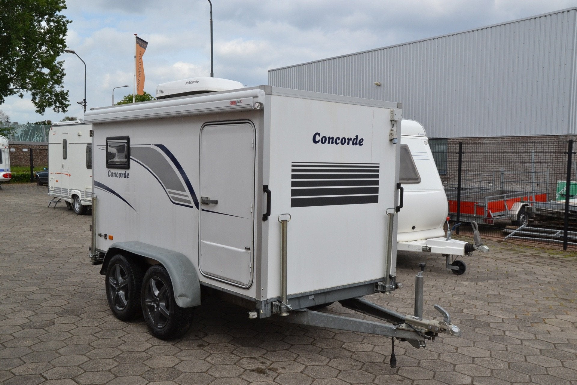 Mini Caravan 300 - Dak airco + verwaming - Vastbed - Licht +, Caravans en Kamperen, Caravans, Overige merken, Bedrijf, Tot 500 kg