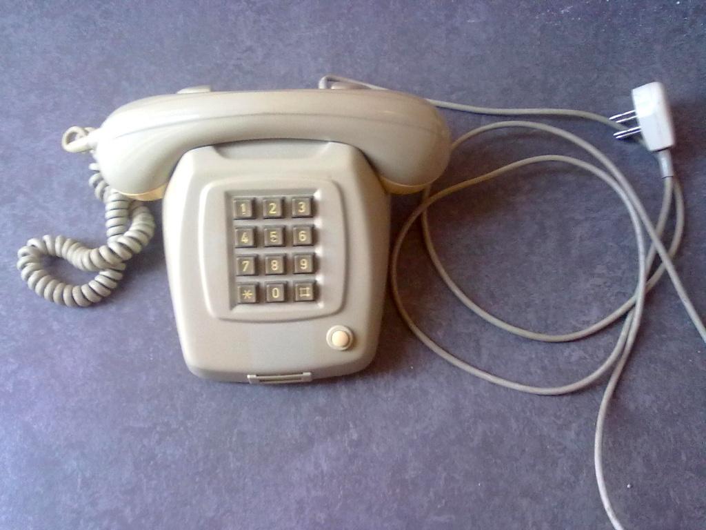 retro vintage mid century telefoon analoog druktoetsen grijs, Telecommunicatie, Vaste telefoons | Niet Draadloos, Ophalen of Verzenden