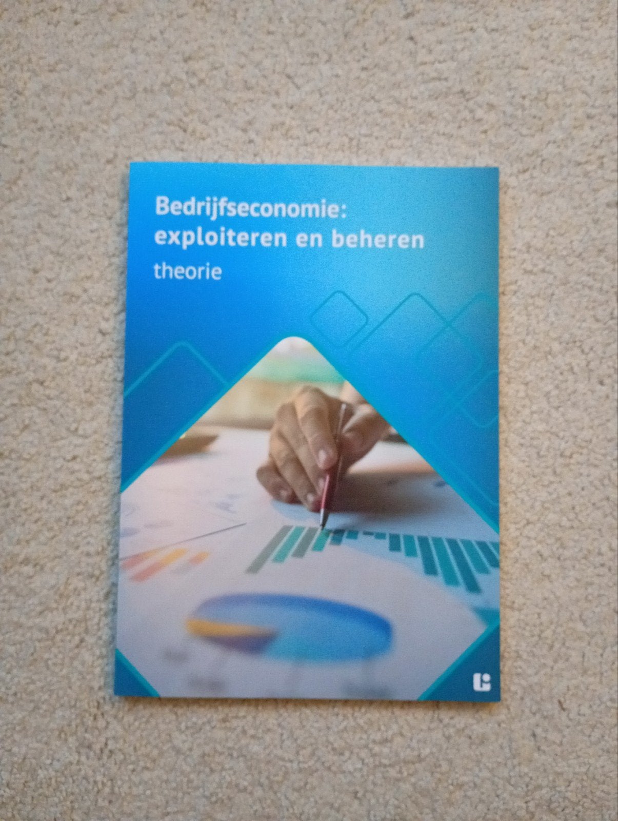 Bedrijfseconomie: exploiteren en beheren theorie MBO, Boeken, Ophalen of Verzenden, Zo goed als nieuw, MBO, EduHint