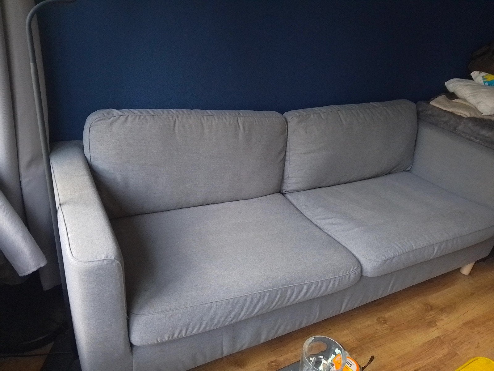 Grijze tweezitsbank, Huis en Inrichting, Ophalen, Gebruikt, Tweepersoons, 75 tot 100 cm