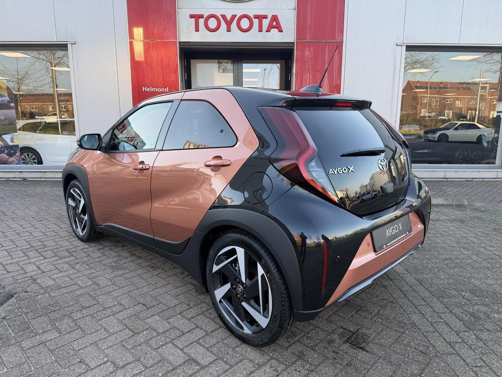 Toyota Aygo X Hybrid 115 envy NEW, Stof, Gebruikt, Euro 6, 4 stoelen