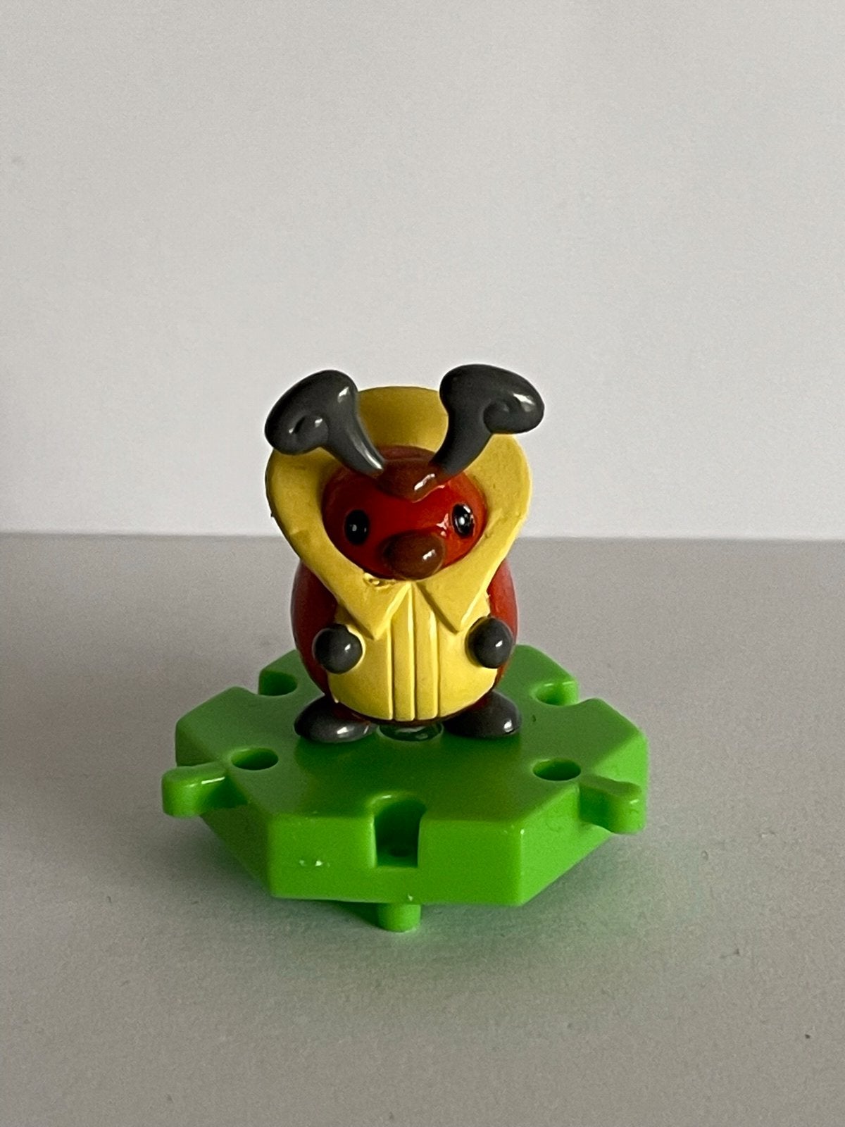 Nintendo Pokemon figuurtje Kricketot, Ophalen of Verzenden, Zo goed als nieuw