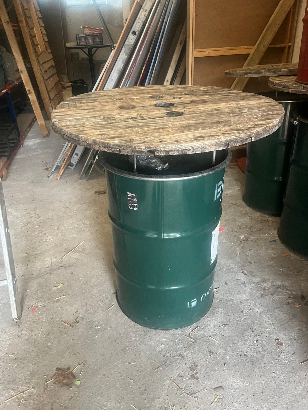 2x Statafel van olievat, Ophalen, Gebruikt, Rond, Hout