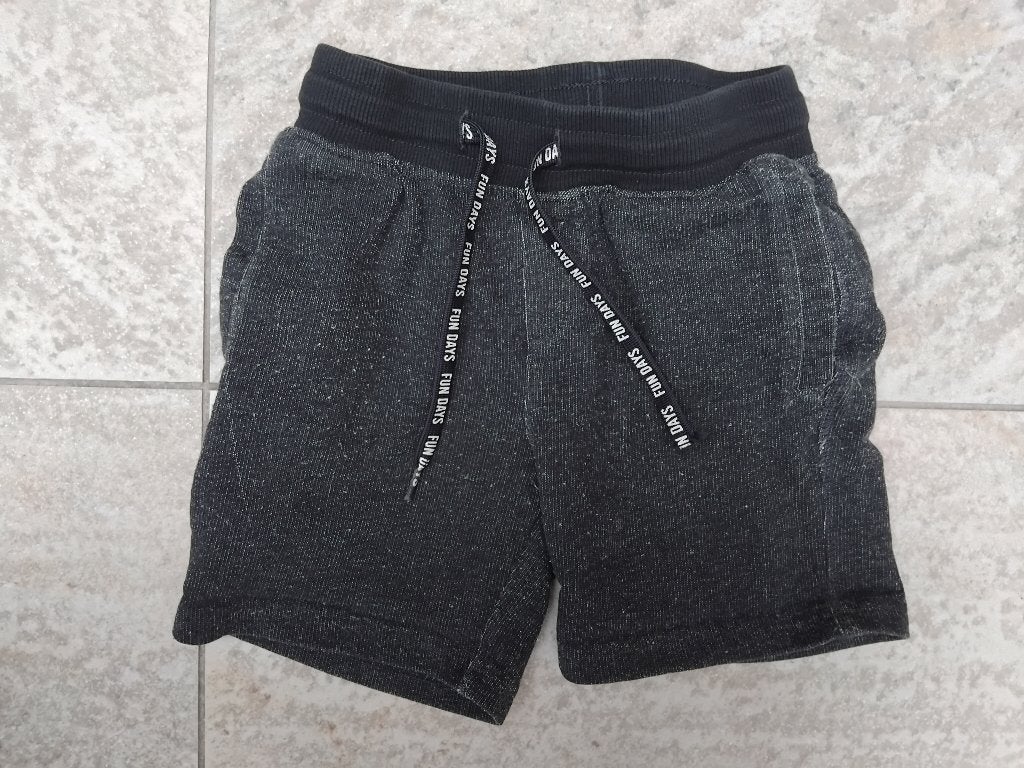 korte broek blauw broekje maat 98 sweatbroek, Broek, Kids, Ophalen of Verzenden, Zo goed als nieuw