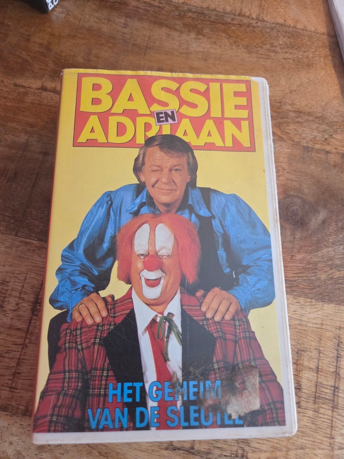 videoband Bassie & Adriaan Het geheim van de sleutel, Ophalen of Verzenden, Gebruikt, Kinderprogramma of -film, VHS