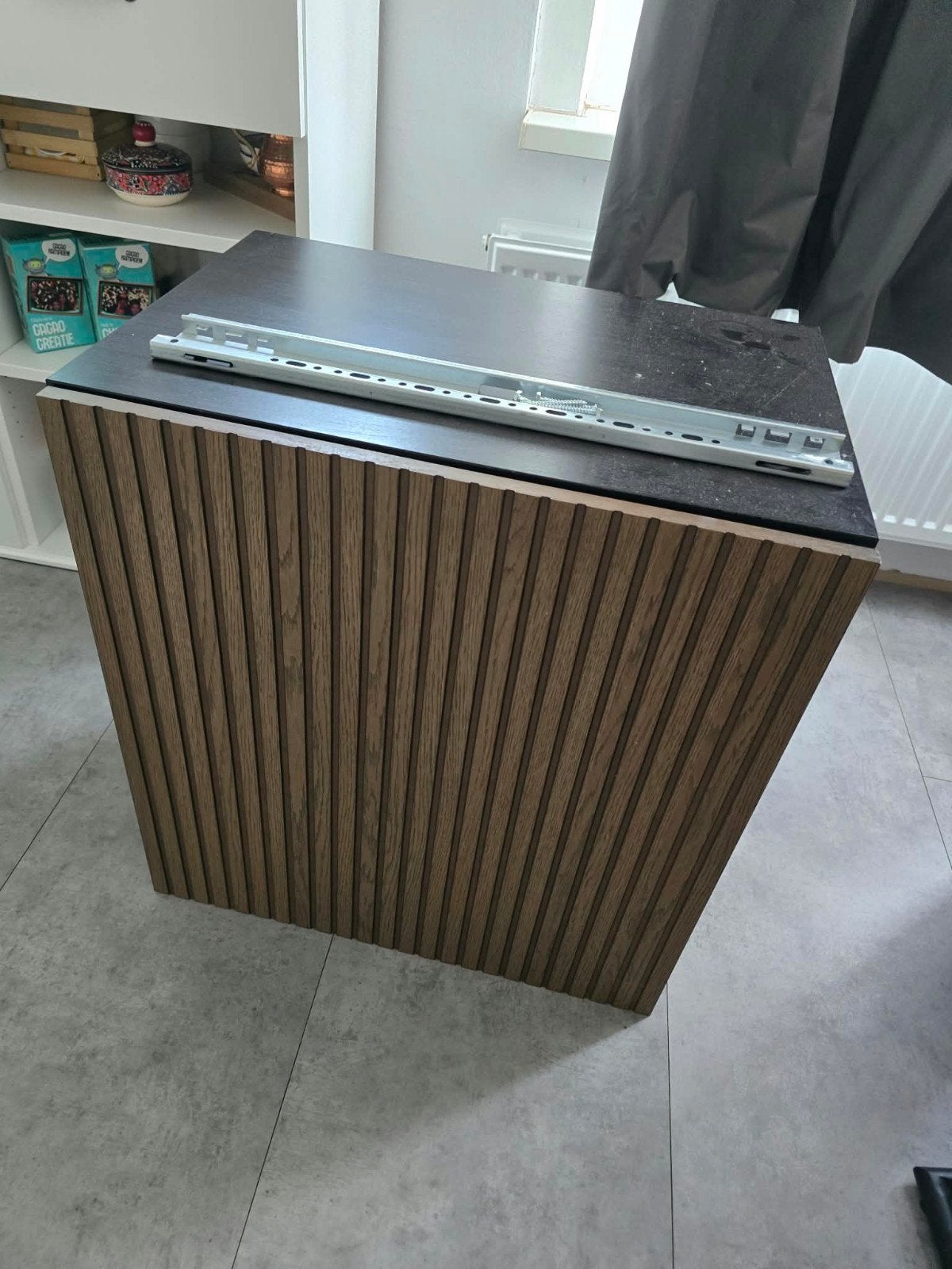 Ikea Besta kast met houten lattenfront en ladegeleiders, Ophalen, Nieuw