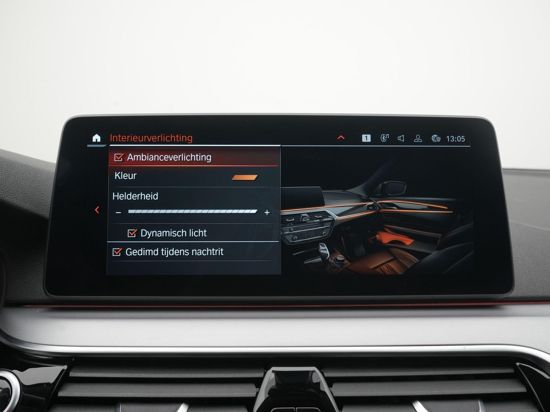 Foto 21 van BMW 5-serie Touring 520i High Executive