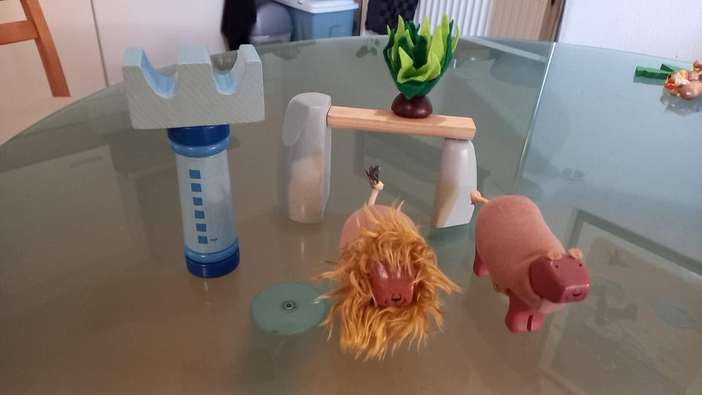 2 haba leeuwen van hout, Ophalen of Verzenden, Zo goed als nieuw, Jongen of Meisje
