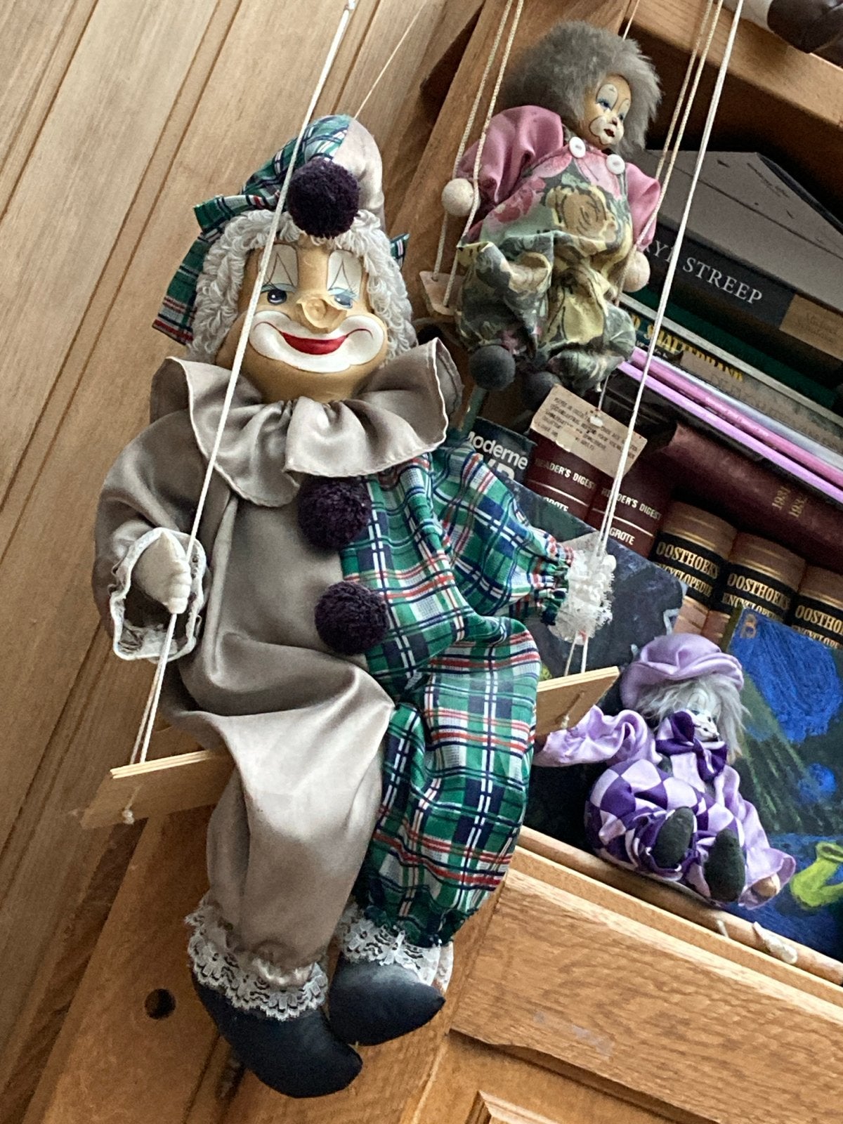 Vintage Clown Poppen op Schommel - Decoratieve Set, Ophalen of Verzenden, Gebruikt, Pop