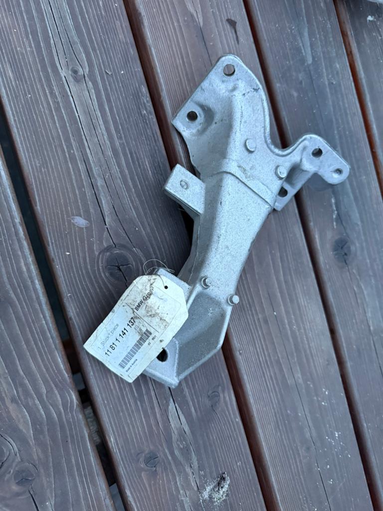 Nieuwe OEM BMW motorsteun M50 M52 M54 E36 Z3, Ophalen of Verzenden, Nieuw, BMW