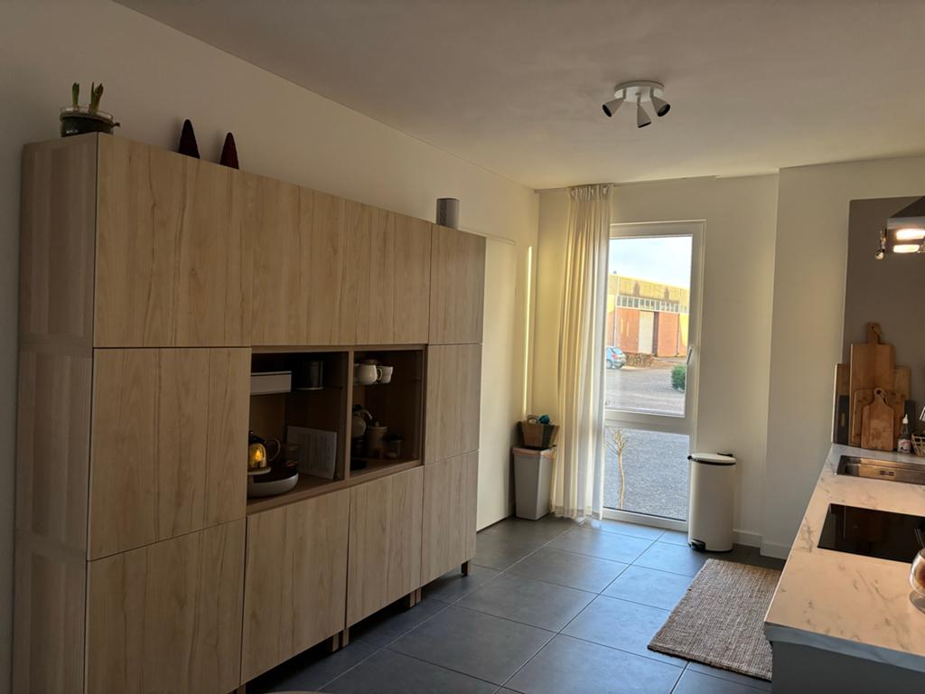 IKEA Besta, bijna nieuw, tot 1 juni ophalen! (240x42x202cm), 200 cm of meer, Ophalen of Verzenden, Zo goed als nieuw, 25 tot 50 cm