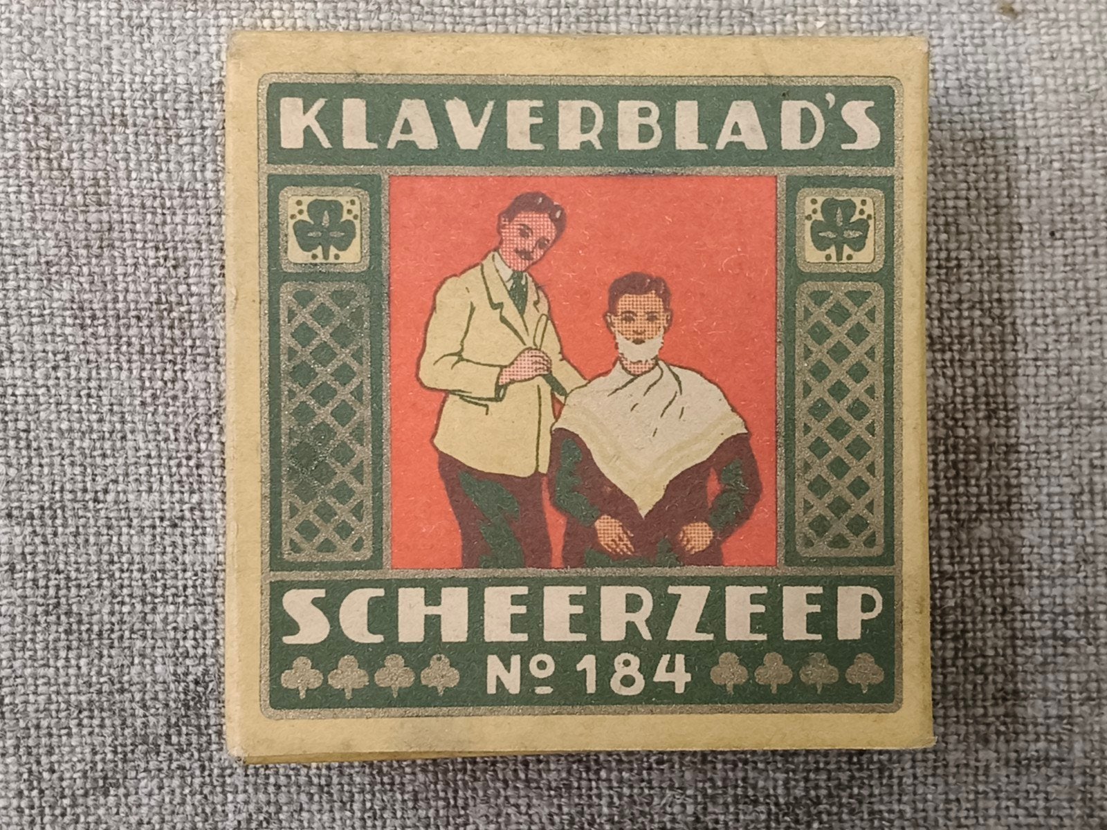 oud doosje Klaverblad scheerzeep, Ophalen of Verzenden, Gebruikt