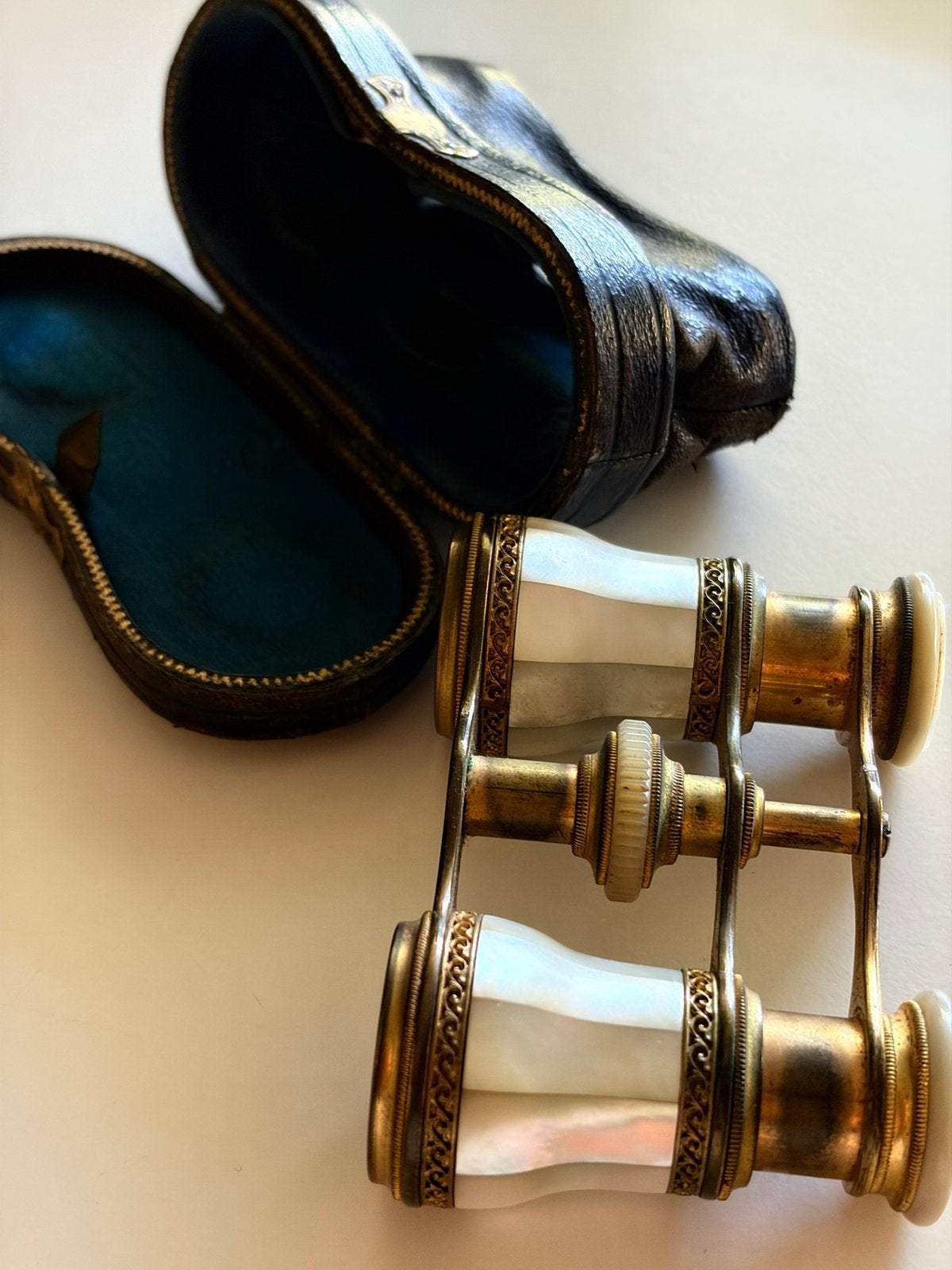 Vintage theaterverrekijker art deco 1920 parelmoer, Audio, Tv en Foto, Optische apparatuur | Verrekijkers, Gebruikt, Overige typen