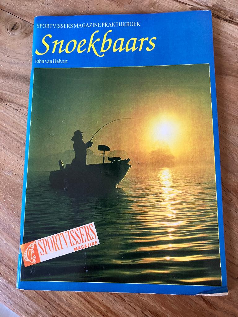 Snoekbaars - John van Helvert, Ophalen of Verzenden, Gebruikt, Overige typen
