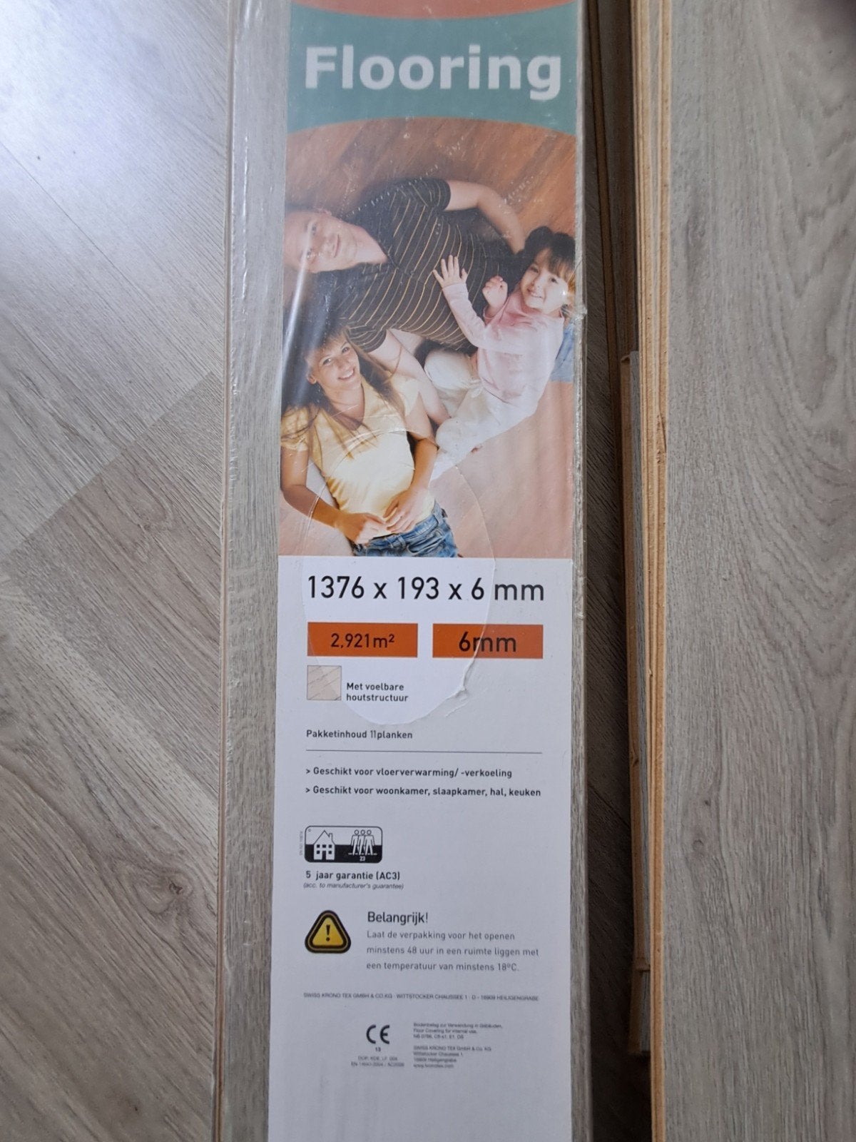 Laminaat Vloer Trend Eiken Grijs - Nieuw in Verpakking, Ophalen, 50 tot 150 cm, Nieuw, 10 m² of meer