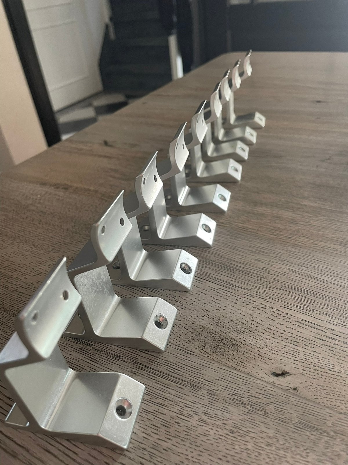 Trapleuning bevestigings beugels. 9 stuks, Ophalen of Verzenden, Zo goed als nieuw, 250 mm of meer