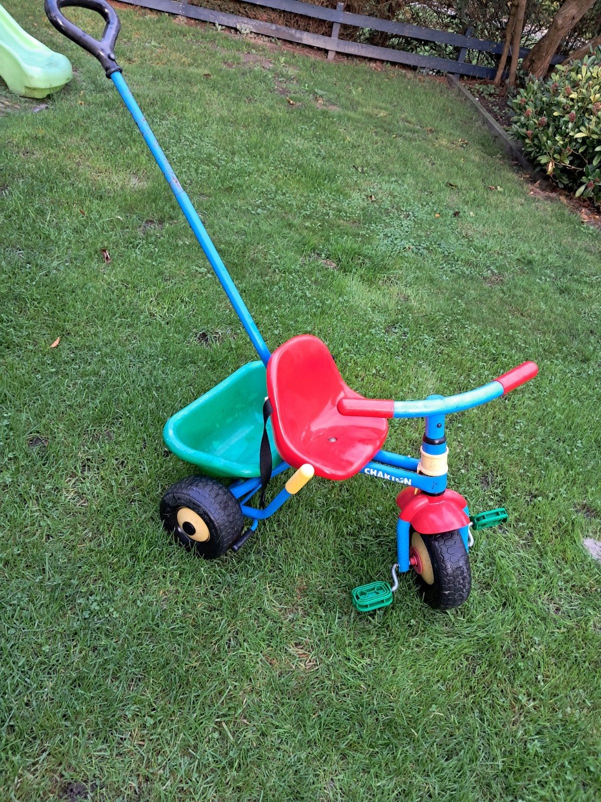 Kinder driewieler met duwstang en bakje, Fietsen en Brommers, Ophalen, Gebruikt, Duwstang