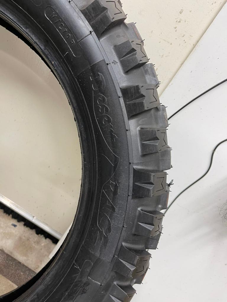Nieuwe, ongebruikte Michelin Desert achterband, Ophalen, Nieuw