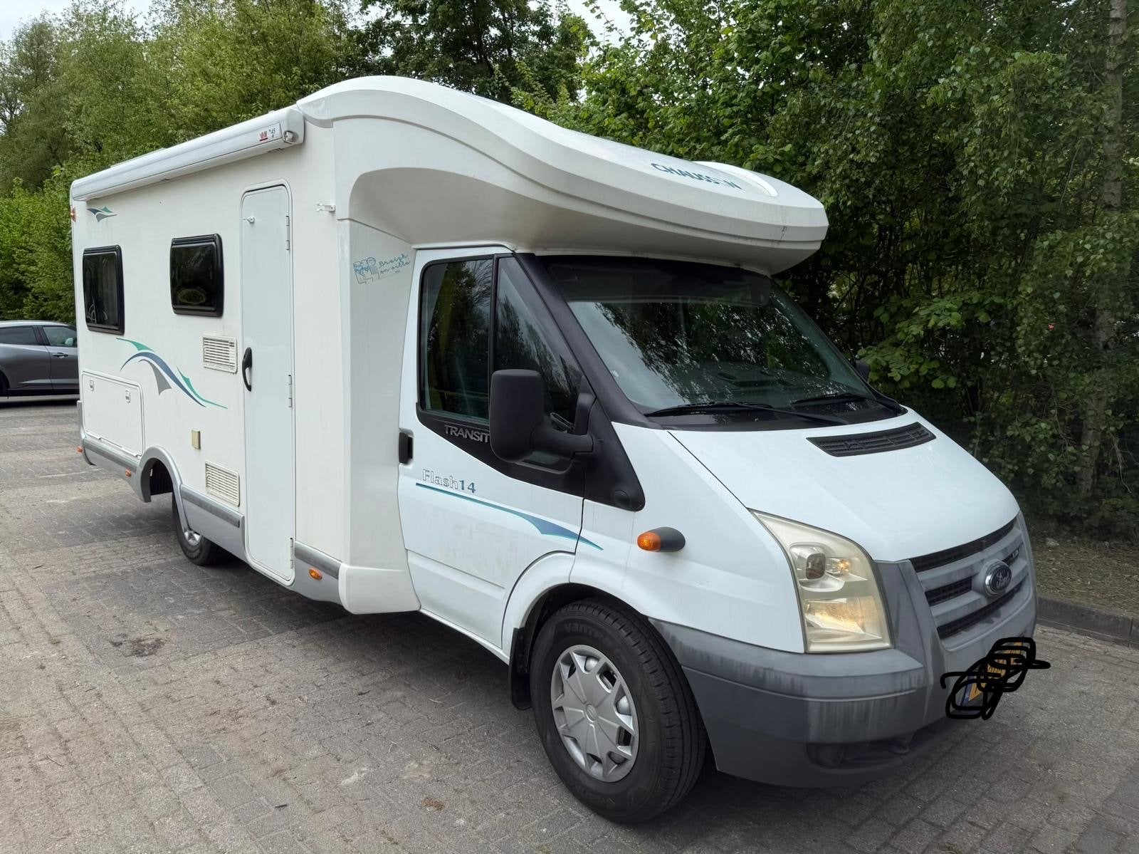Chausson Flash 14 - Compacte en complete half-integraal camp, Caravans en Kamperen, Campers, Standaard zit, Ford, Fietsendrager