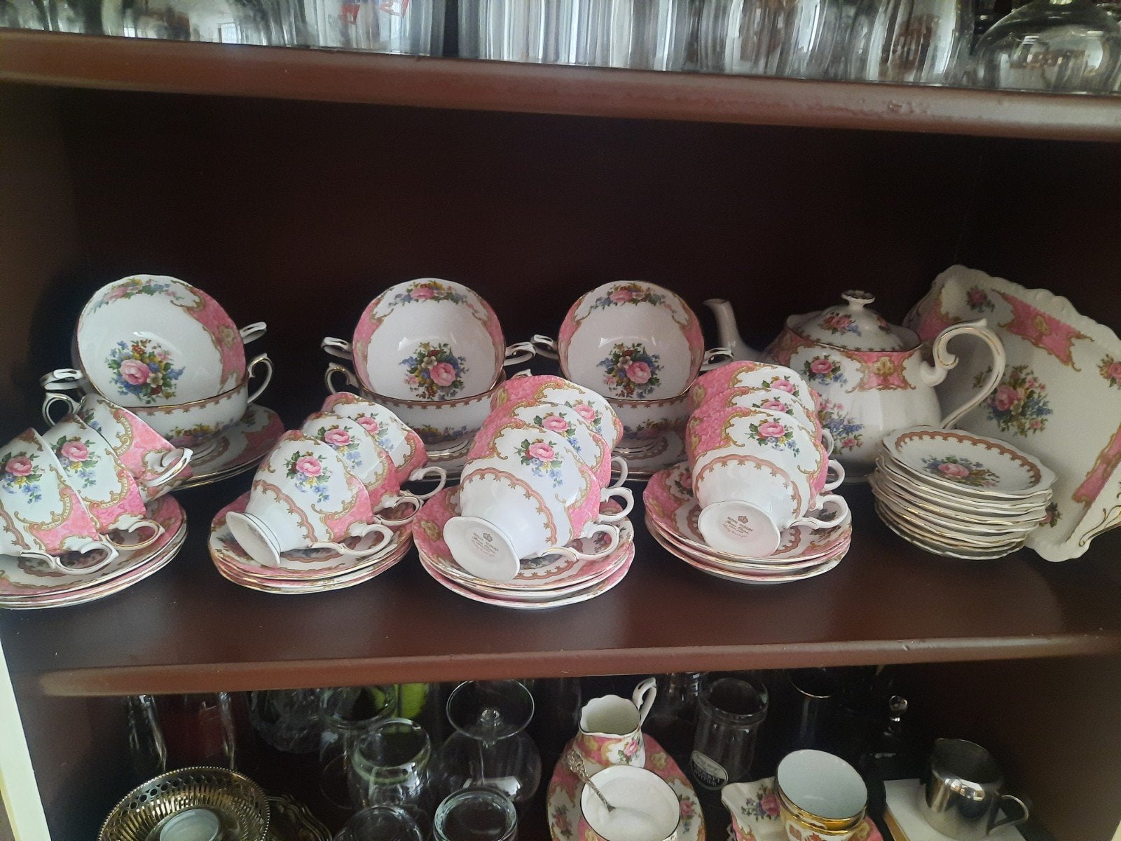 Prachtig Royal Albert Lady Carlyle Servies met Rozenmotief, Ophalen