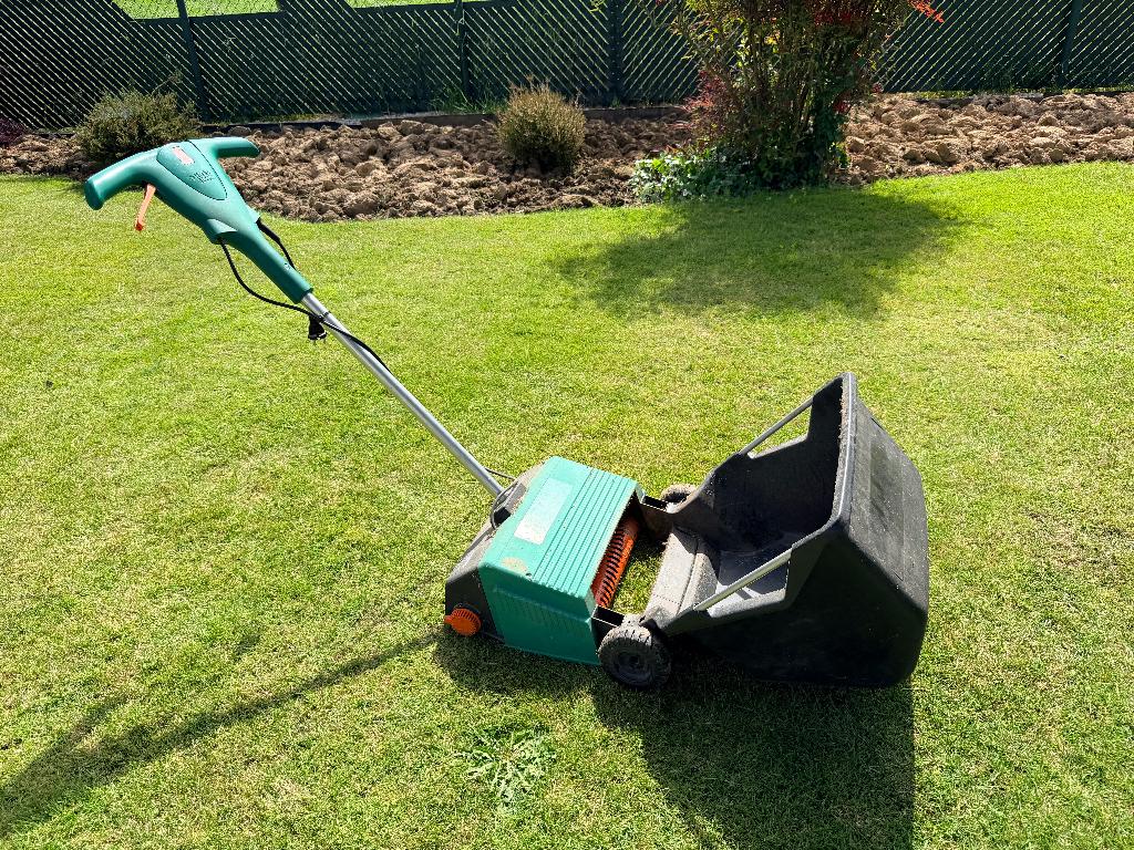 Verticuteer machine, Ophalen, Gebruikt, Elektrisch, Black & Decker