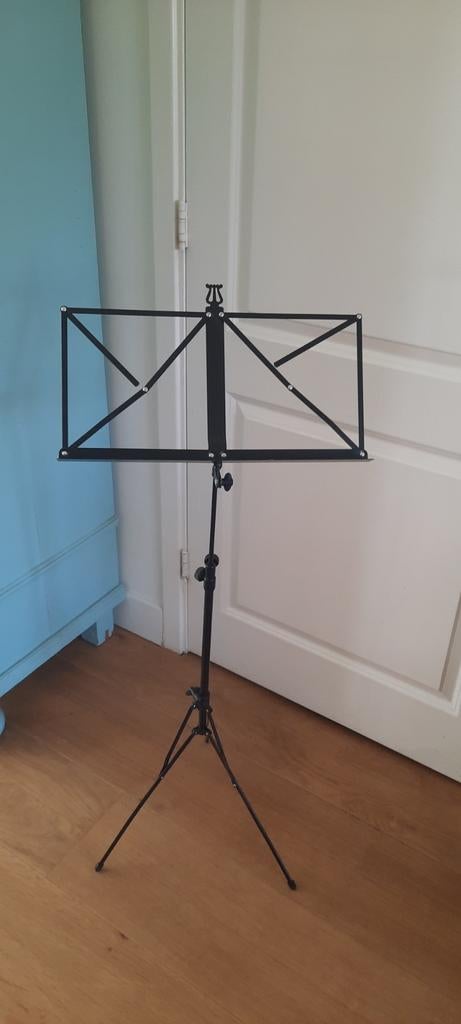 K&M Muziekstandaard - Zo goed als nieuw, Ophalen of Verzenden, Zo goed als nieuw, Muziekstandaard, Overige instrumenten