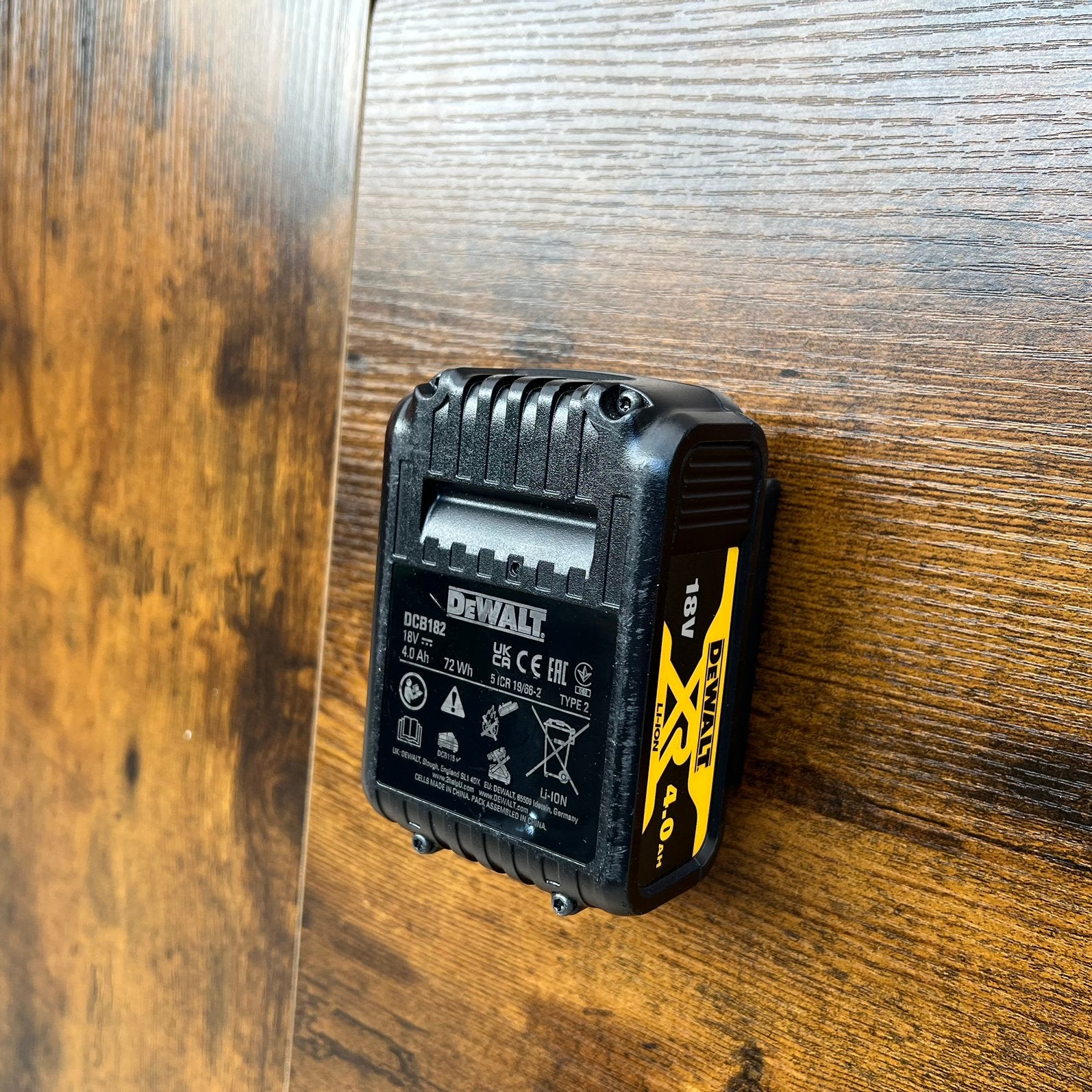 DeWalt 18V Accu houder / Wand houder / batterij houder, Ophalen of Verzenden, Nieuw