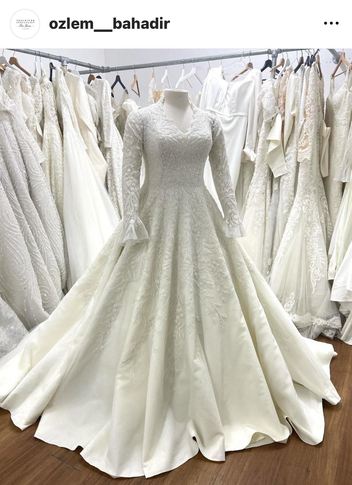 44/46 maat kant bruidsjurk, Kleding | Dames, Trouwkleding en Trouwaccessoires, Trouwjurk, Ozlem__bahadir@hotmail.com, Ophalen of Verzenden