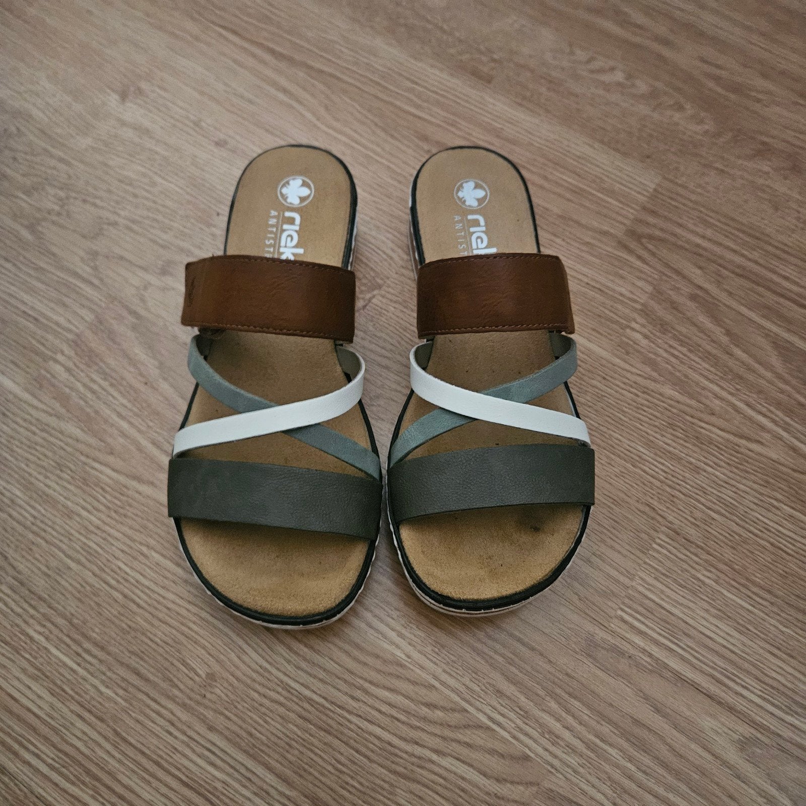 Slippers Rieker maat 39, Kleding | Dames, Schoenen, Ophalen of Verzenden, Zo goed als nieuw
