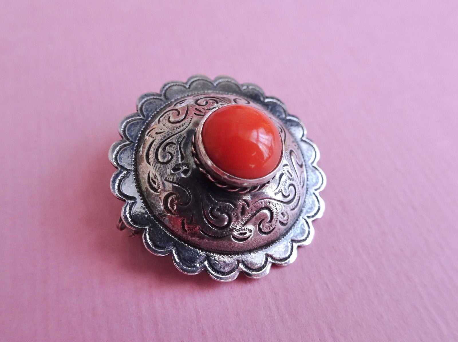 jwg Antiek Art Deco bloedkoraal koraal zilver broche 1900, Verzenden, Zilver, Broche, Met edelsteen