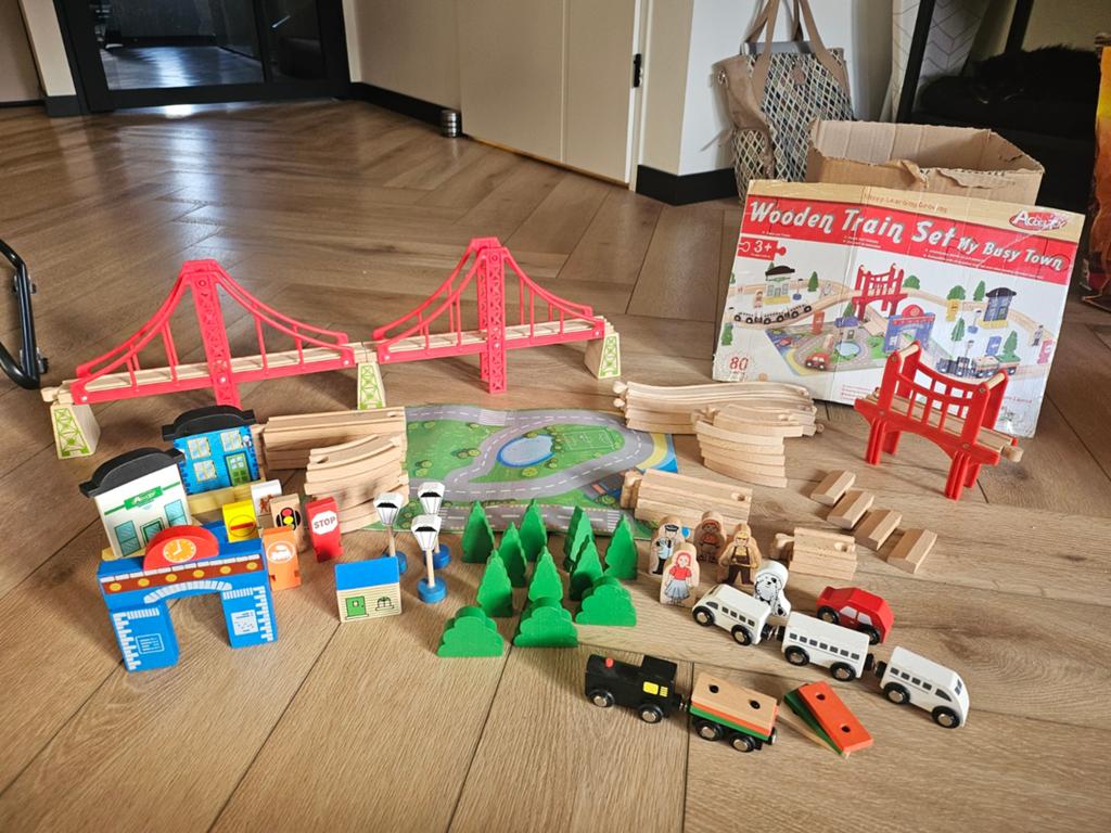 Uitgebreide treinbaan, Kinderen en Baby's, Speelgoed | Houten speelgoed, Ophalen, Zo goed als nieuw
