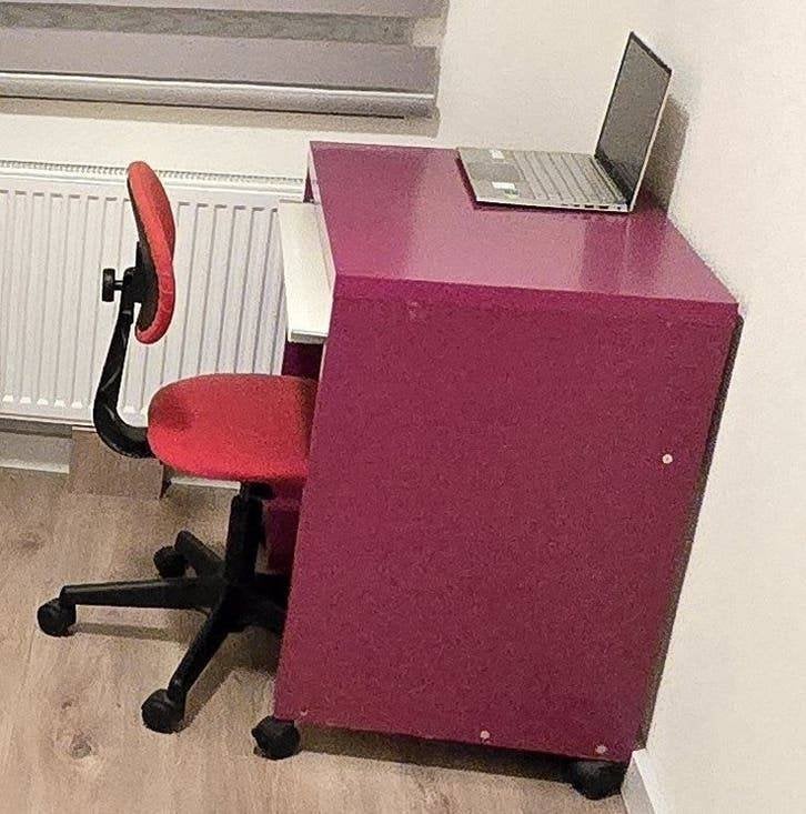 Kids Study Desk & Chair Set on Wheels – Pink/Red | Used, Huis en Inrichting, Ophalen, Overige typen, Roze, Zo goed als nieuw