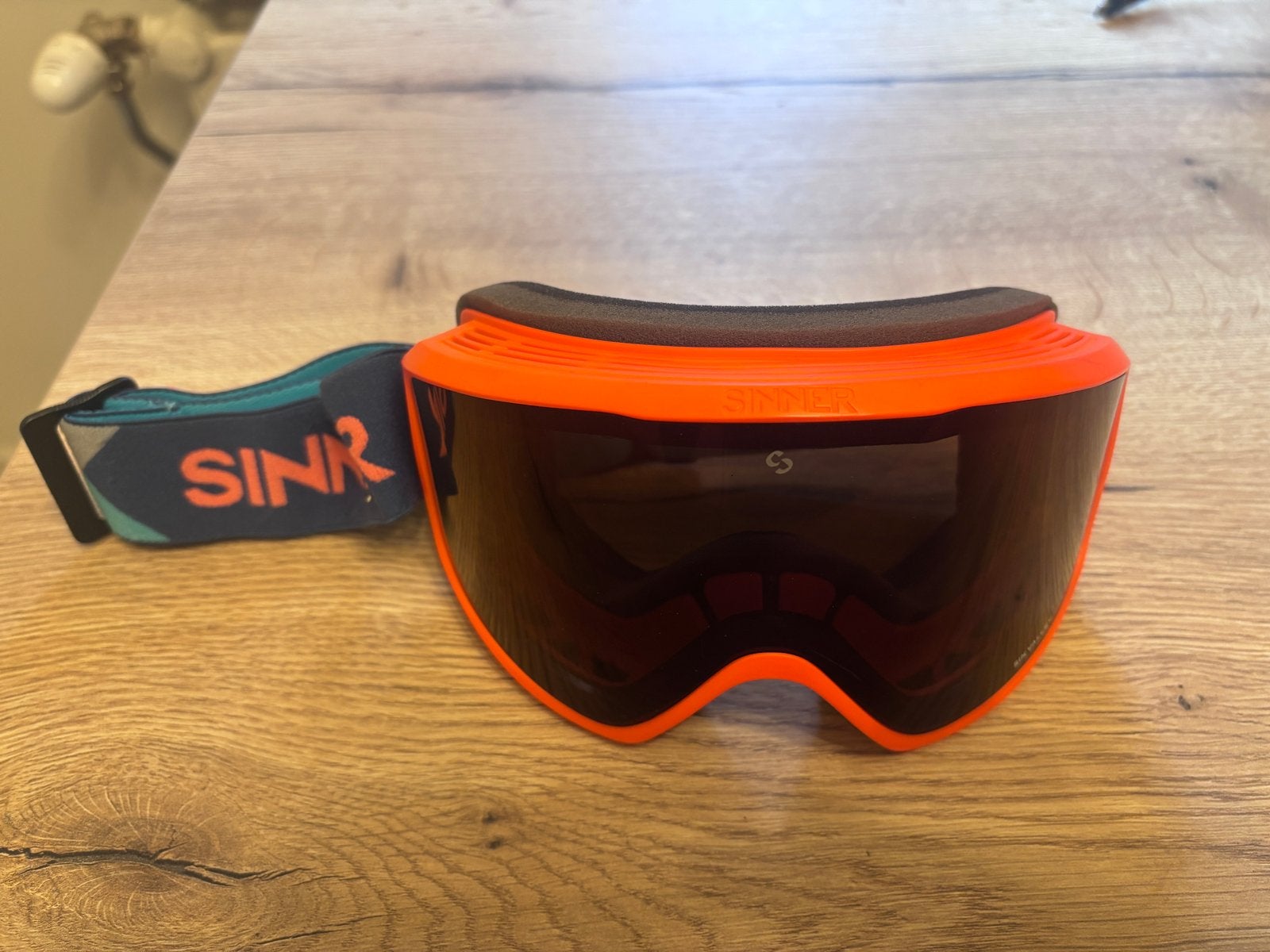 Sinner Skibril met extra lens en opbergzakje €15,-, Sport en Fitness, Overige typen, Zo goed als nieuw, Skiën, Ophalen