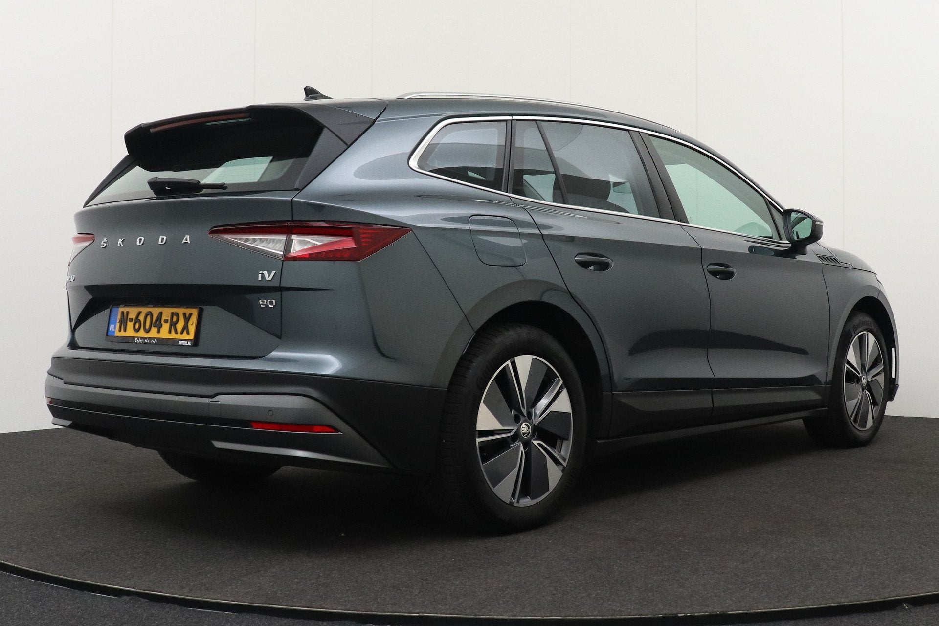 Skoda Enyaq iV Sport 80 (91%SOH) H-Leder Sportstoel Camera M, Auto's, Skoda, Dealer onderhouden, Achterwielaandrijving, Gebruikt