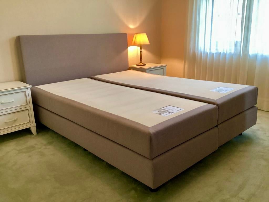 Eastborn Boxspring 160x200 - P4/P6 - Taupe - Z.g.a.n., Huis en Inrichting, Slaapkamer | Boxsprings, Zo goed als nieuw, 160 cm