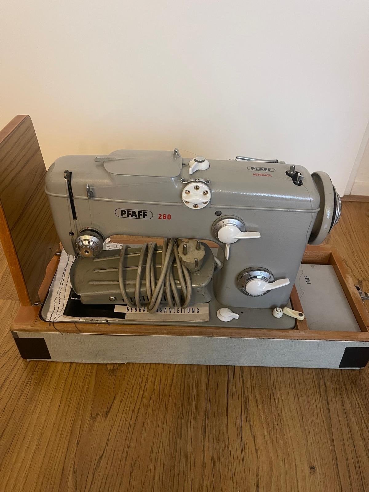 Vintage Pfaff 260 Naaimachine met handleiding en accessoires, Ophalen of Verzenden, Gebruikt, Naaimachine, Pfaff