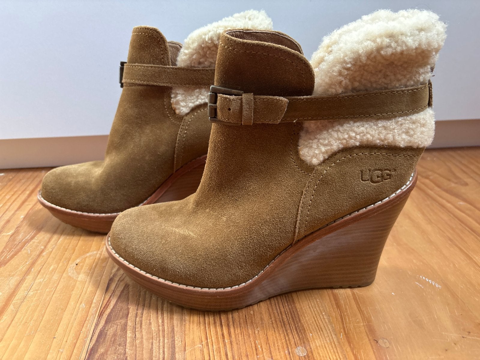 Nieuwe Ugg Australia sleehak Enkellaarzen Maat 39, Kleding | Dames, Bruin, Lage of Enkellaarzen, Ophalen of Verzenden, Zo goed als nieuw