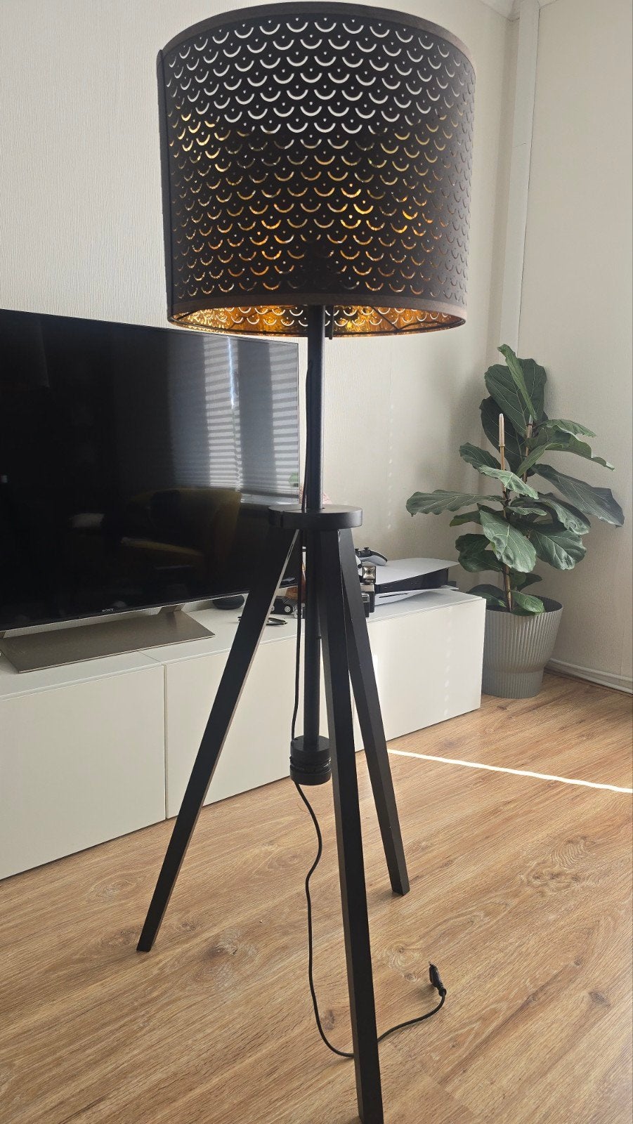IKEA Lofters vloerlamp met Nymo lampenkap zwart messing, Ophalen of Verzenden, Zo goed als nieuw, 150 tot 200 cm