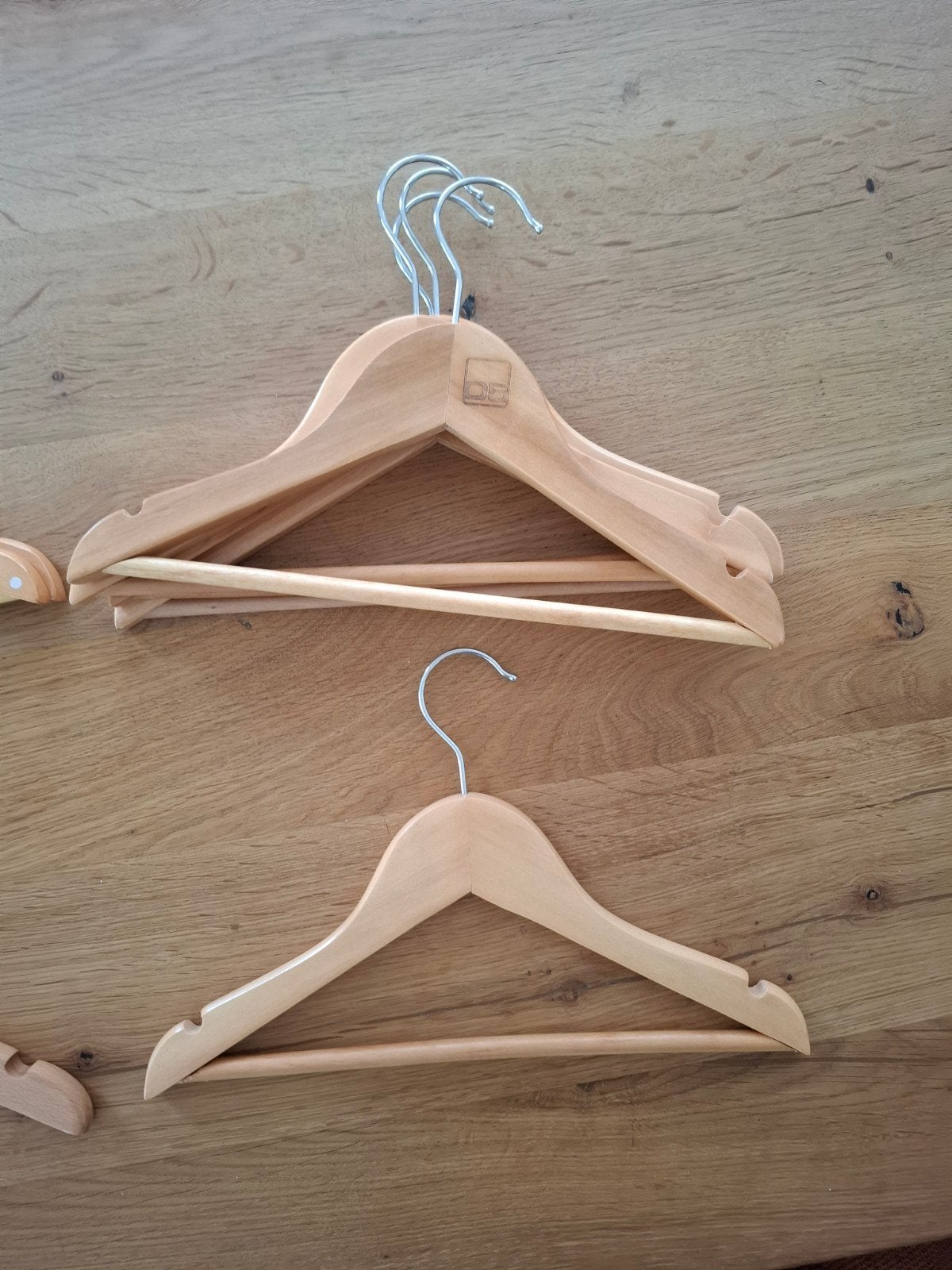 Houten kledinghangers voor kinderen - 8 stuks, Ophalen of Verzenden, Zo goed als nieuw, Hout, Kinderen