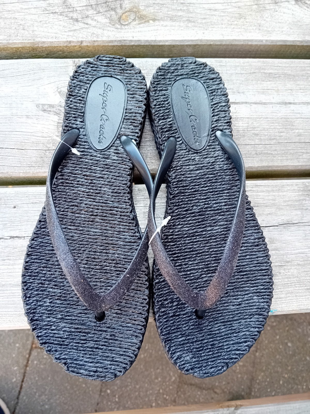 Zwarte Super Cracks Slippers Maat 39- Nieuw, Ophalen of Verzenden, Nieuw, Zwart