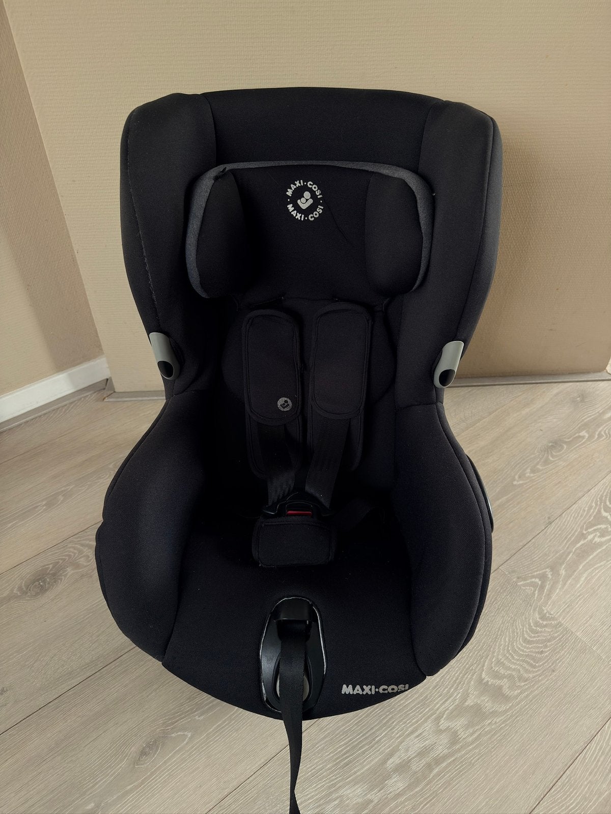 Maxi cosi Axiss black 90gr draaibaar, Ophalen, Autogordel, 9 t/m 18 kg, Zo goed als nieuw
