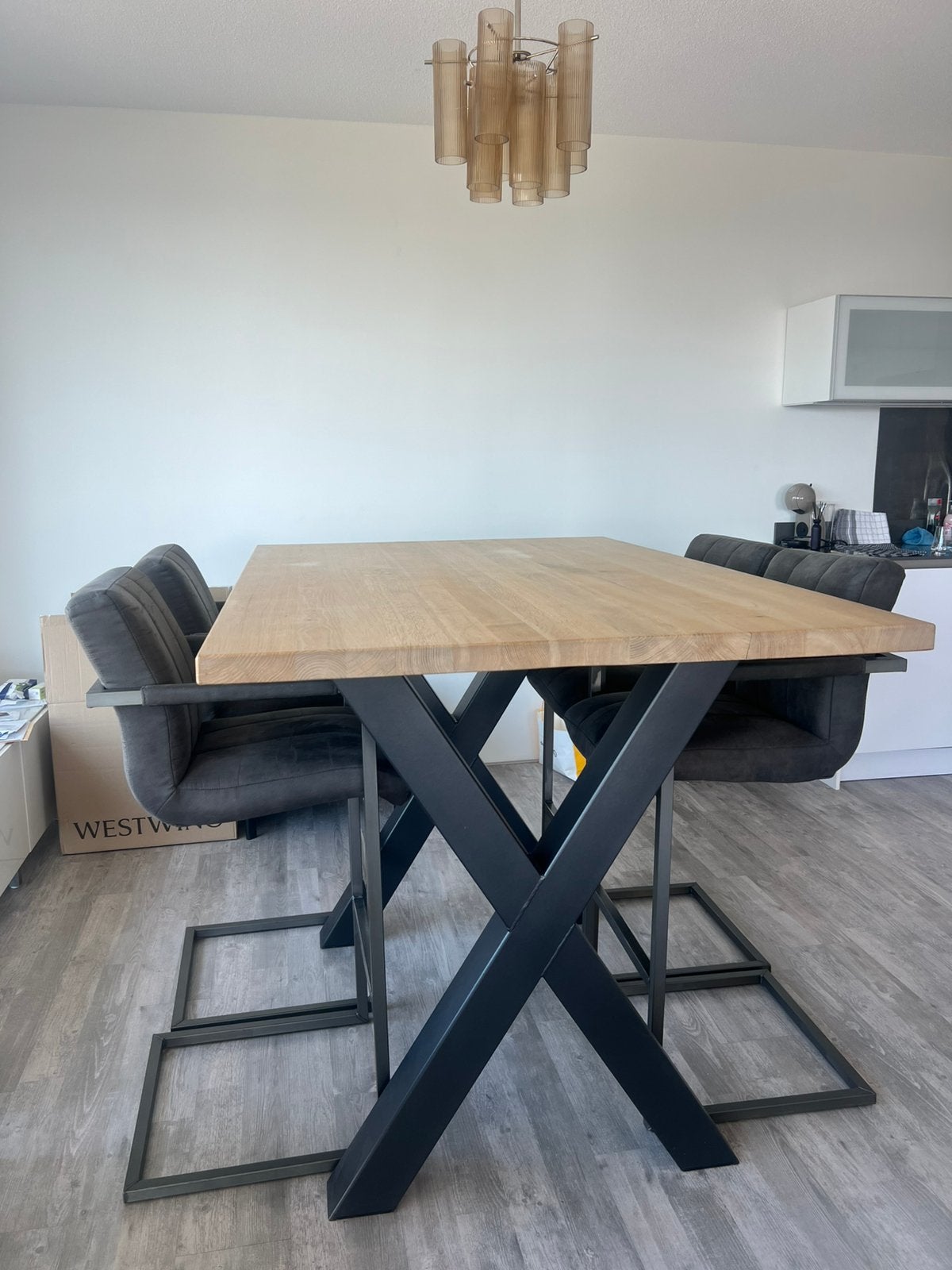 Eikenhouten eettafel (bar) en 4 eetkamerstoelen, Ophalen, Gebruikt