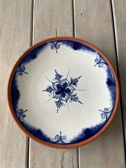 Grote terracotta schaal.  Blauw wit dessin Portugal., Antiek en Kunst, Ophalen