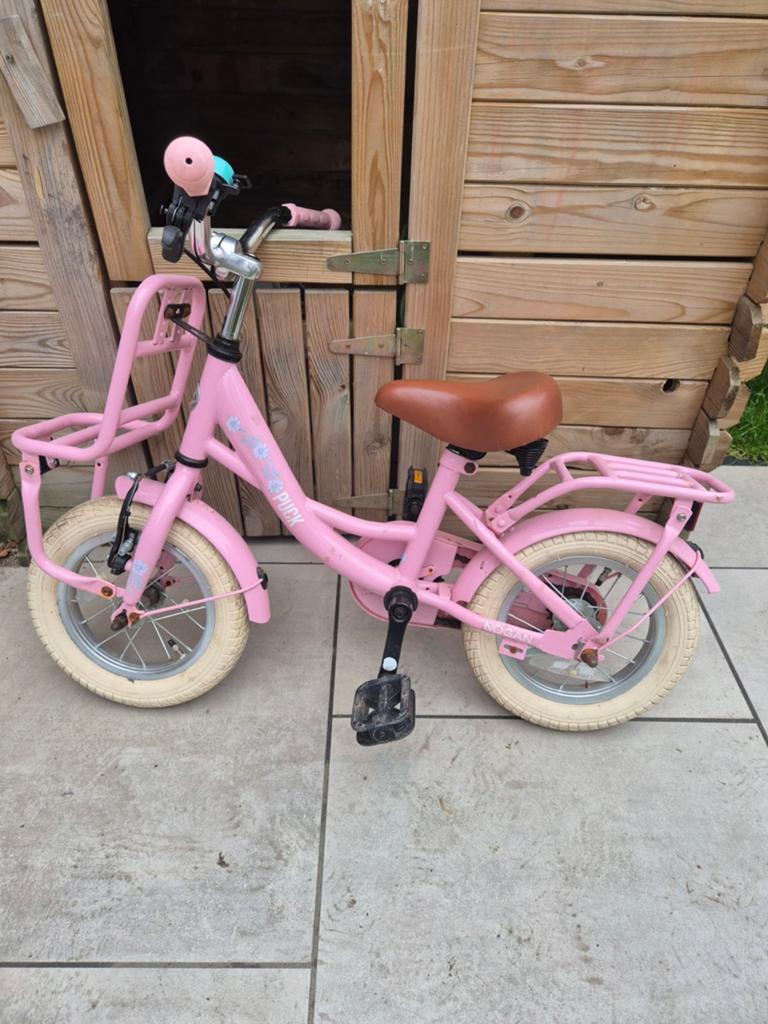 Roze kinderfiets Puck/Nogan met voordrager en bagagedrager, Fietsen en Brommers, Fietsen | Kinderfietsjes, Gebruikt, Minder dan 16 inch