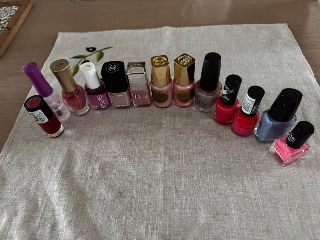 Diverse Nagellakken -Dior, Sabon,Rimmel, en andere merken, Ophalen of Verzenden, Overige kleuren, Handen en Nagels