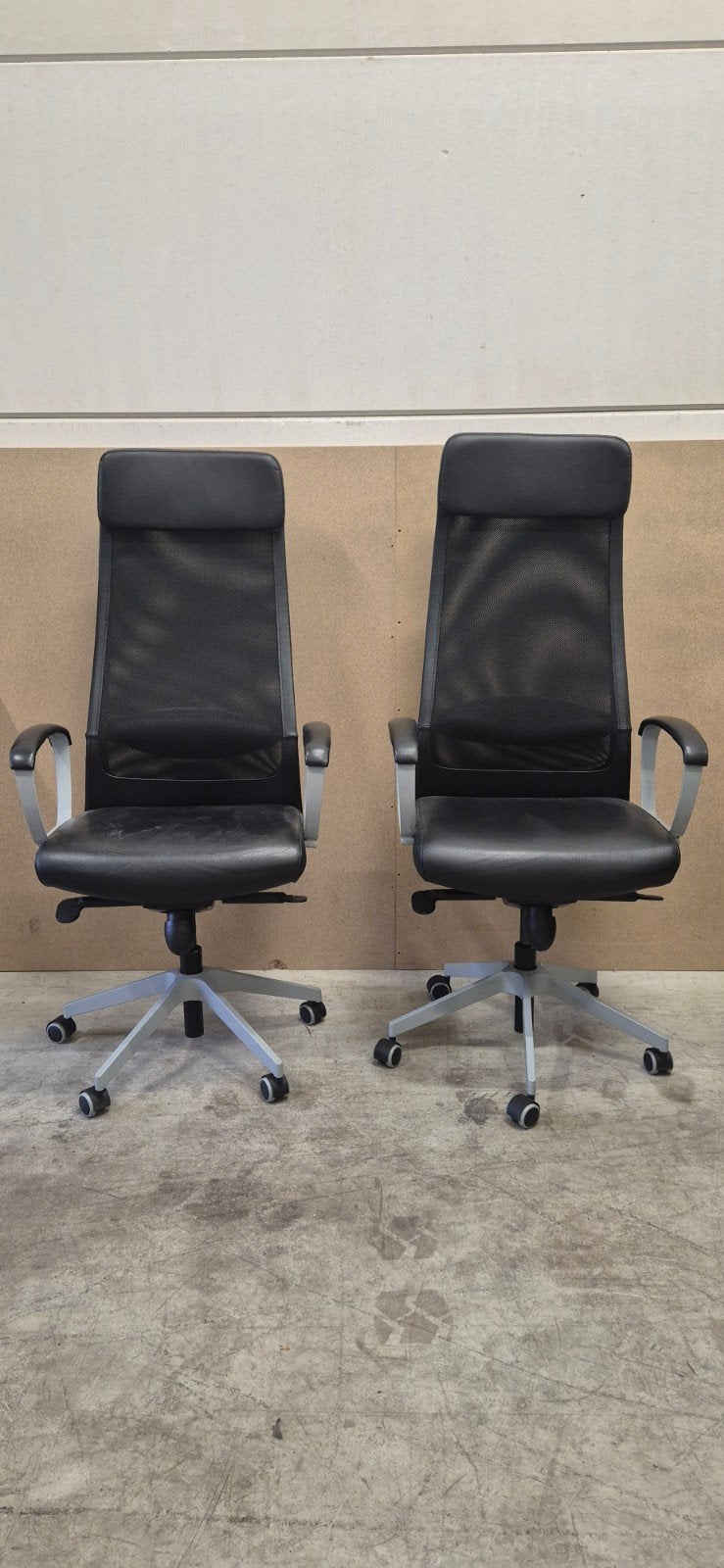 Ikea Markus bureaustoel 2 stuks voor € 150,-, Ophalen, Gebruikt, Zwart, Bureaustoel