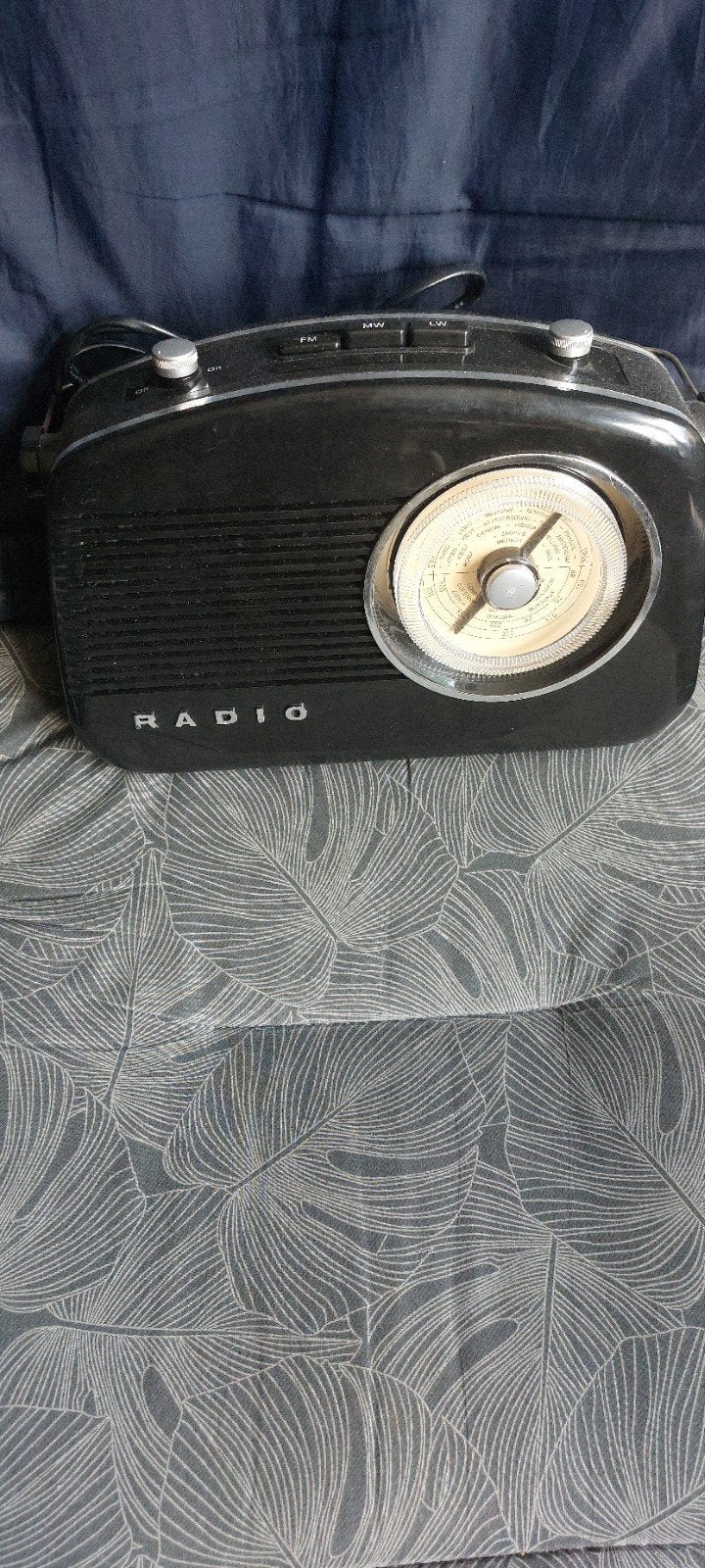 Vintage 3-Band Radio (AM/FM/LW) - Draagbaar & Nieuwstaat, Ophalen of Verzenden, Zo goed als nieuw, Transistorradio