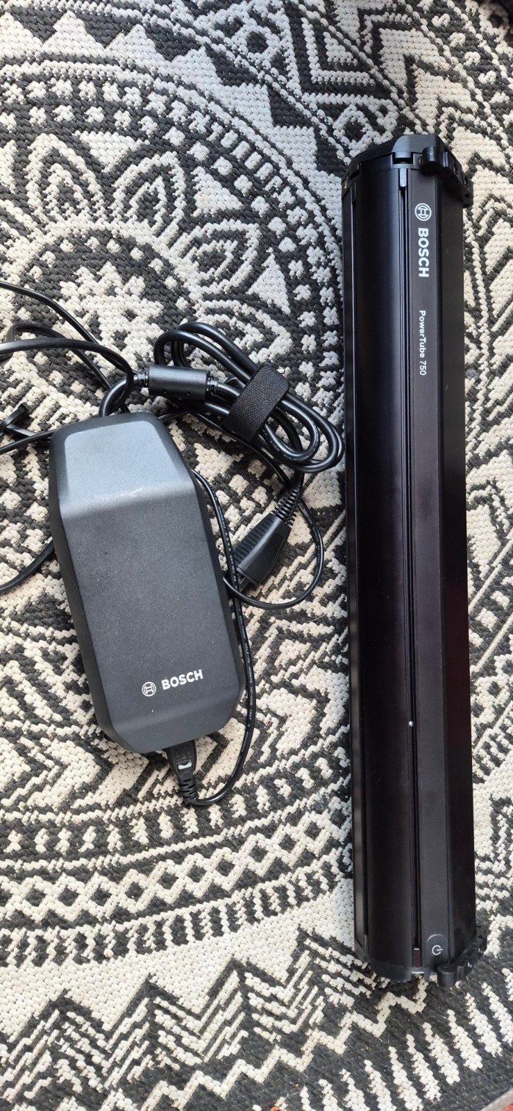 Bosch PowerTube 750 Fietsaccu met Lader, Fietsen en Brommers, Fietsaccessoires | Fietsaccu's, Ophalen of Verzenden, Nieuw