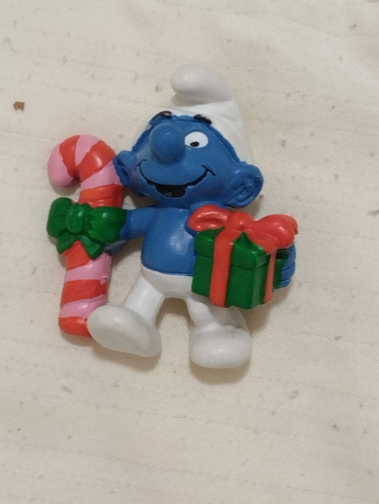 kerst smurf met snoepstok en geschenk, Ophalen of Verzenden, Gebruikt, Verschillende Smurfen, Poppetje, Figuurtje of Knuffel