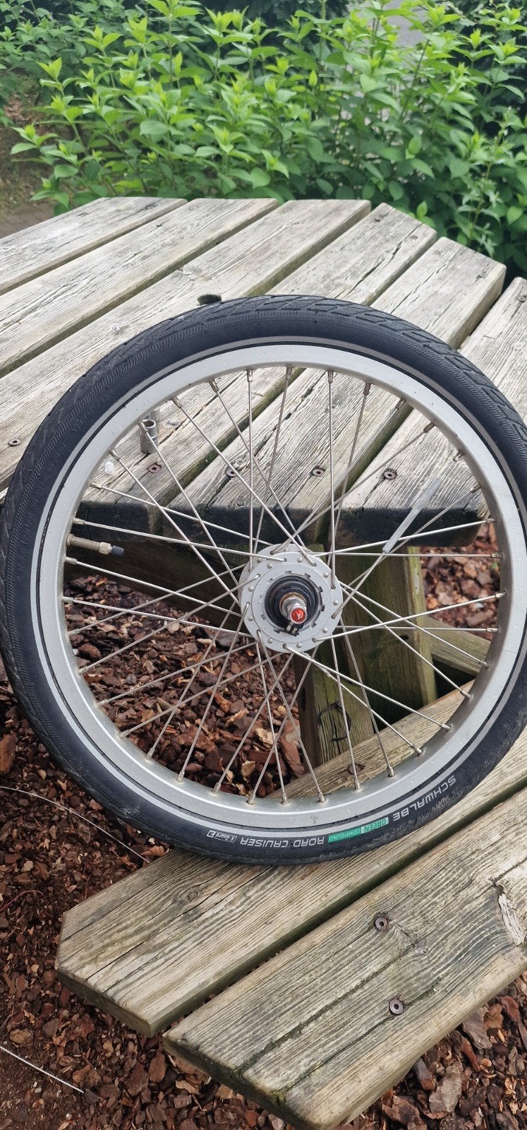 20 inch dynamo voorwiel met Schwalbe band, Fietsen en Brommers, Fietsonderdelen, Wiel, Gebruikt, Schwalbe, Kinderfiets
